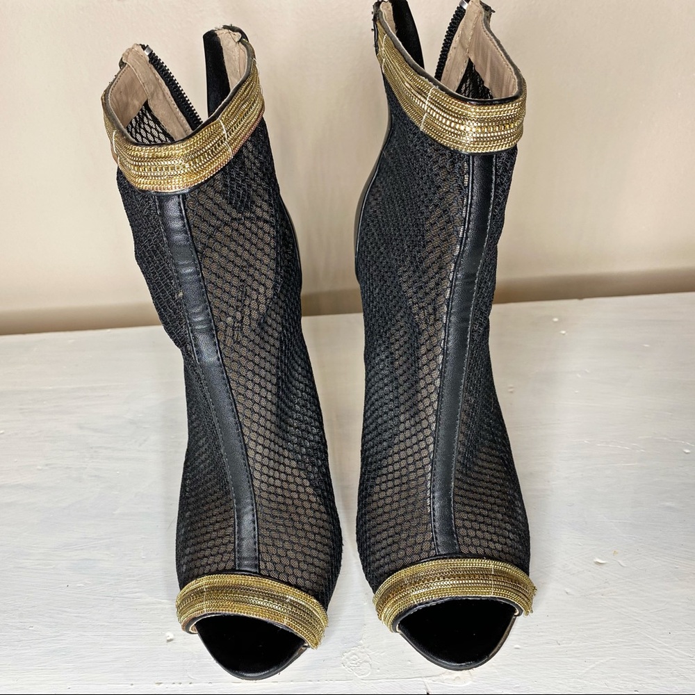 Bebe Black Mesh Heel Size 6